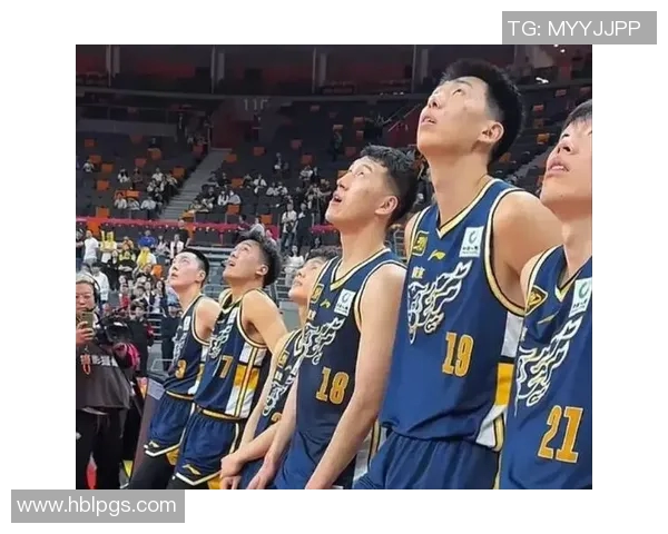 今晚CBA联赛上海队迎战广东队期待精彩对决与球迷热情助威